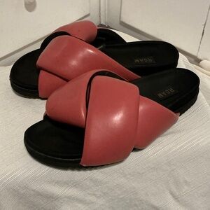 ROAM Women's Slide Sandals size 8.5 to 9
